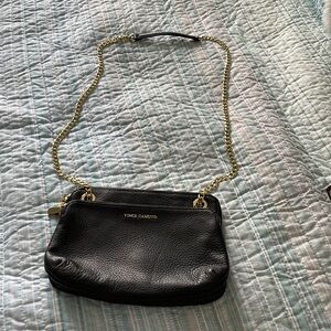 Vince Camuto hand bag with gold chain strap